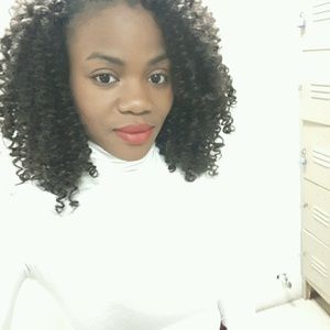 Meet your Posher, Flora